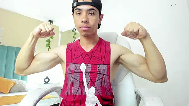 Snapshot of Muscle_Scott chatting on September 26, 2025, 12:12 pm Muscle Scott online show from September 26, 2025, 12:12 pm