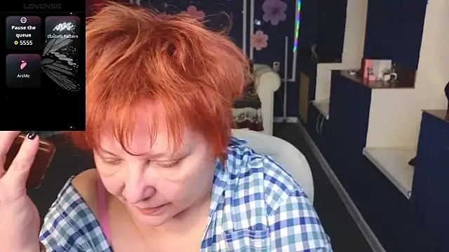 Kira Kenett online show from April 17, 2026, 5:49 pm