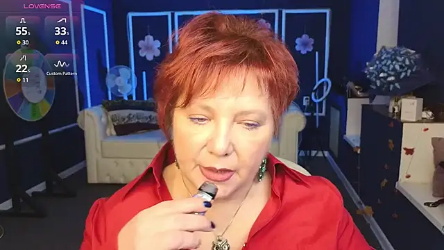 Snapshot of Kira_Kenett chatting on November 18, 2025, 5:11 am Kira Kenett online show from November 18, 2025, 5:11 am