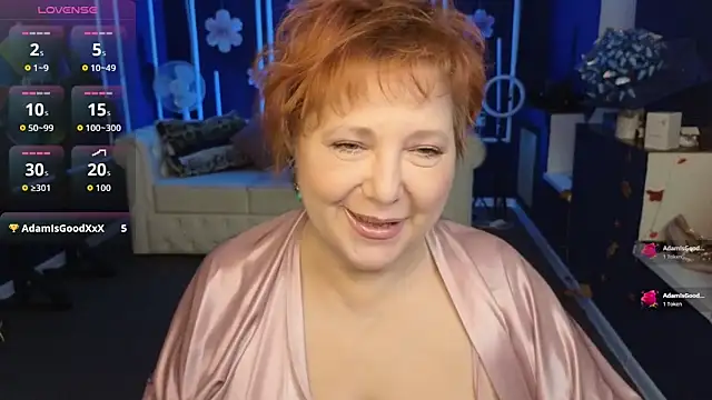 Snapshot of Kira_Kenett chatting on November 9, 2025, 10:14 pm Kira Kenett online show from November 9, 2025, 10:14 pm