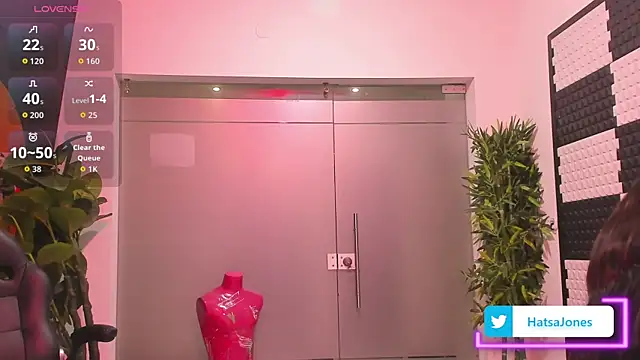 HatsaJones online show from November 7, 2025, 3:33 am