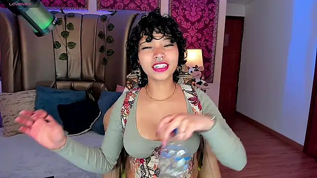 DaniCollinn  online show from February 11, 2026, 12:49 pm