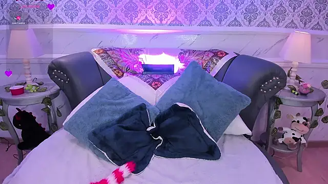 DaniCollinn  online show from March 11, 2026, 1:16 pm