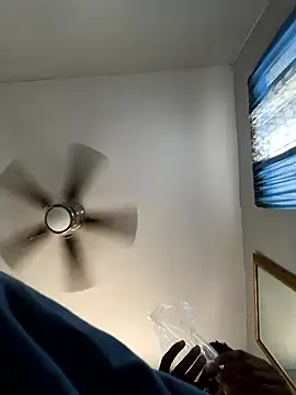 Snapshot of dmmeformerch chatting on March 4, 2026, 3:20 pm dmmeformerch online show from March 4, 2026, 3:20 pm