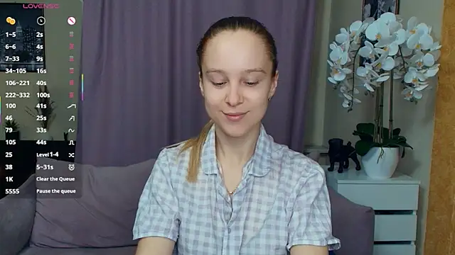 SoonMoor online show from April 20, 2026, 7:26 pm