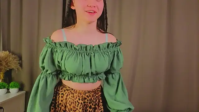 Snapshot of MargaretteRamp chatting on November 26, 2025, 11:10 am MargaretteRamp online show from November 26, 2025, 11:10 am