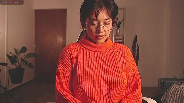 Snapshot of Ellyuwuw chatting on November 21, 2025, 1:59 am Ellyuwuw online show from November 21, 2025, 1:59 am