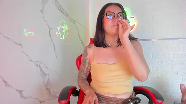 LolaXXXperience online show from October 22, 2025, 11:42 am