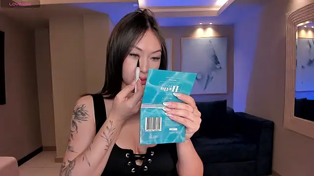 Snapshot of AnnaHoffman_ chatting on October 2, 2025, 12:30 pm AnnaHoffman  online show from October 2, 2025, 12:30 pm