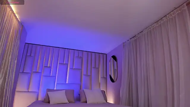 Snapshot of LucyWeiss_ chatting on October 14, 2025, 8:09 pm LucyWeiss online show from October 14, 2025, 8:09 pm