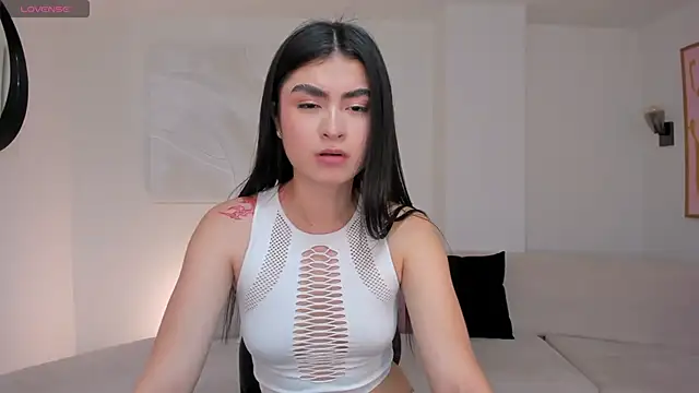 Snapshot of LucyWeiss_ chatting on October 2, 2025, 8:01 pm LucyWeiss online show from October 2, 2025, 8:01 pm