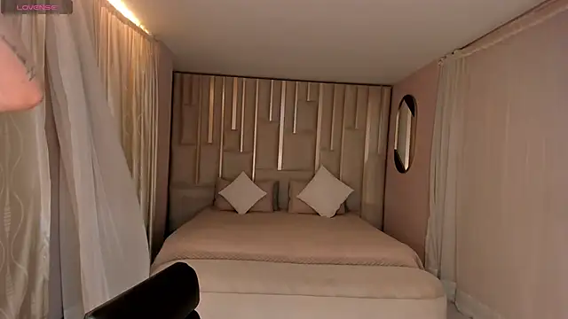 Snapshot of LucyWeiss_ chatting on October 7, 2025, 7:26 pm LucyWeiss online show from October 7, 2025, 7:26 pm