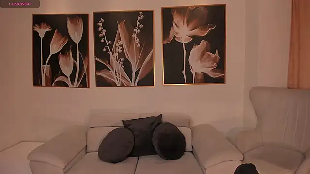 Snapshot of LaurentConnor chatting on November 16, 2025, 11:52 pm LaurentConnor online show from November 16, 2025, 11:52 pm