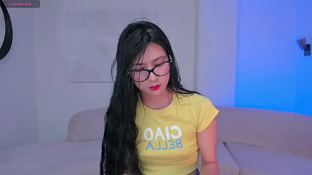 Snapshot of LaurentConnor chatting on December 4, 2025, 3:27 am LaurentConnor online show from December 4, 2025, 3:27 am