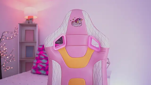 Snapshot of Rebecah_1 chatting on October 2, 2025, 1:03 pm Rebecah 1 online show from October 2, 2025, 1:03 pm