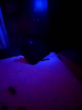 johnboones10 online show from November 17, 2025, 6:39 am