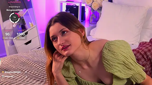 Snapshot of LillySvon chatting on November 16, 2025, 4:45 pm LillySvon online show from November 16, 2025, 4:45 pm