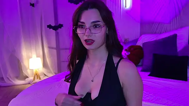 LeaMelone online show from November 9, 2025, 5:06 pm