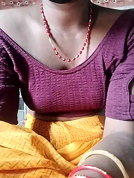 Snapshot of Beautiful-fun6 chatting on October 29, 2025, 8:13 am Beautiful-fun6 online show from October 29, 2025, 8:13 am