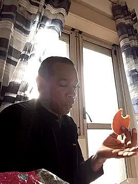 estrogeni online show from April 20, 2026, 6:05 am