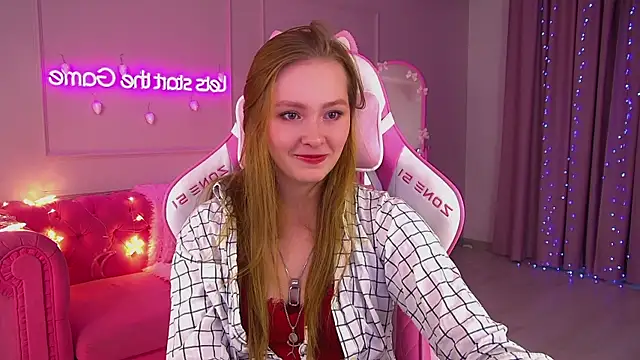 Snapshot of AgataFoxley chatting on December 1, 2025, 7:09 am AgataFoxley online show from December 1, 2025, 7:09 am