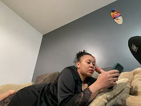 MILF Stephanie online show from May 13, 2026, 11:39 am