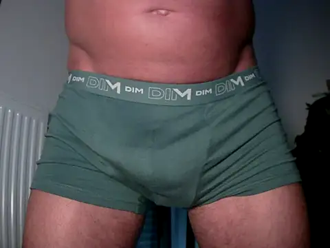 Snapshot of Xfroska chatting on October 7, 2025, 9:38 pm Xfroska online show from October 7, 2025, 9:38 pm