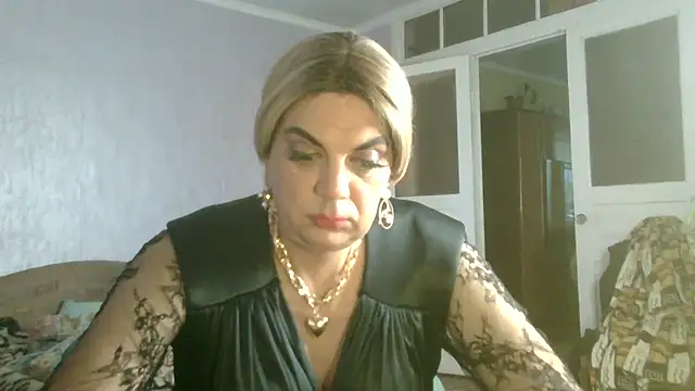 Snapshot of NiraFrost chatting on October 25, 2025, 5:50 am NiraFrost online show from October 25, 2025, 5:50 am