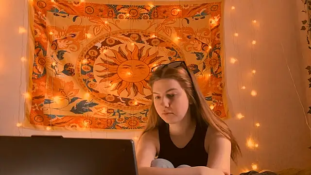 AliceCUNTach online show from April 19, 2026, 5:08 am