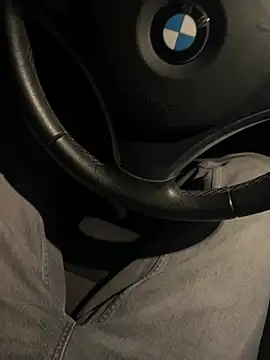 elox33 online show from April 17, 2026, 7:06 pm