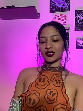 Snapshot of kittyMone_ chatting on September 23, 2025, 1:12 am kittyMone online show from September 23, 2025, 1:12 am