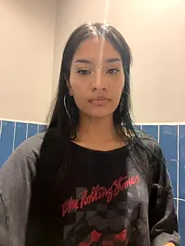 Snapshot of kittyMone_ chatting on September 17, 2025, 8:22 pm kittyMone online show from September 17, 2025, 8:22 pm