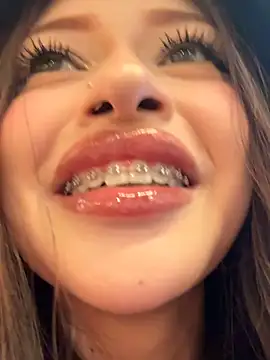 Bunnyylovee online show from March 25, 2026, 7:46 pm