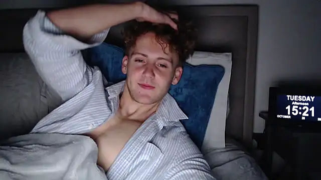 DominantAlex18 online show from October 28, 2025, 3:22 pm