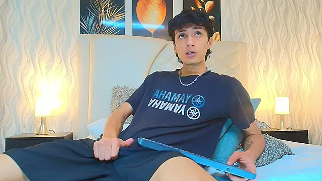 Lean Portman online show from February 12, 2026, 9:36 pm