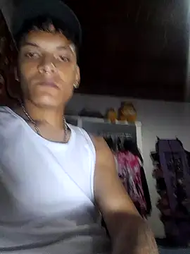 Snapshot of Ale_lux28 chatting on September 10, 2025, 4:11 am Ale lux28 online show from September 10, 2025, 4:11 am