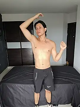 Snapshot of TeddyBear_07 chatting on December 2, 2025, 12:40 pm TeddyBear 07 online show from December 2, 2025, 12:40 pm