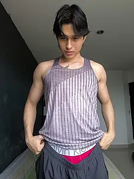 Snapshot of TeddyBear_07 chatting on October 31, 2025, 12:57 pm TeddyBear 07 online show from October 31, 2025, 12:57 pm