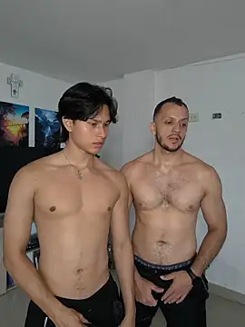 Snapshot of TeddyBear_07 chatting on December 15, 2025, 1:39 pm TeddyBear 07 online show from December 15, 2025, 1:39 pm