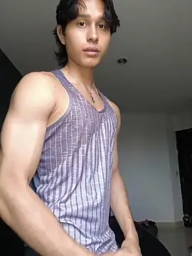 Snapshot of TeddyBear_07 chatting on November 7, 2025, 12:21 pm TeddyBear 07 online show from November 7, 2025, 12:21 pm