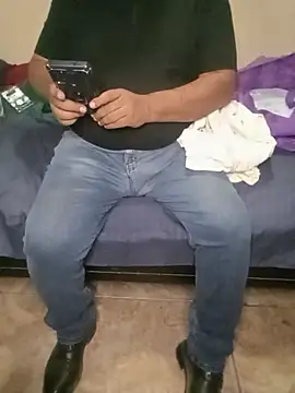 HomHot47 online show from April 15, 2026, 5:13 am