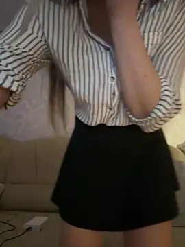 Snapshot of Nikihot__ chatting on December 17, 2025, 7:35 am Nikihot online show from December 17, 2025, 7:35 am