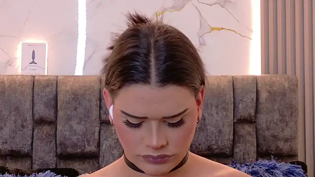 Ava Cristi online show from September 27, 2025, 8:04 pm