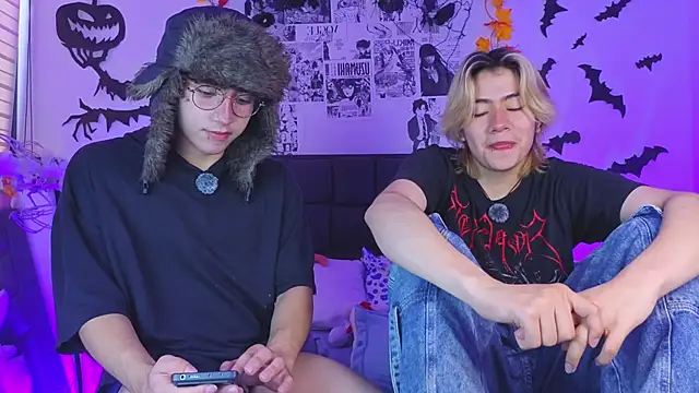 Snapshot of Vamps_Lovers chatting on October 23, 2025, 1:10 pm Vamps Lovers online show from October 23, 2025, 1:10 pm