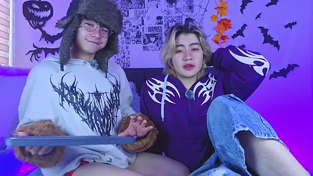 Snapshot of Vamps_Lovers chatting on October 18, 2025, 2:08 pm Vamps Lovers online show from October 18, 2025, 2:08 pm