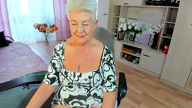 Snapshot of HotandMature chatting on May 13, 2026, 11:06 am HotandMature online show from May 13, 2026, 11:06 am