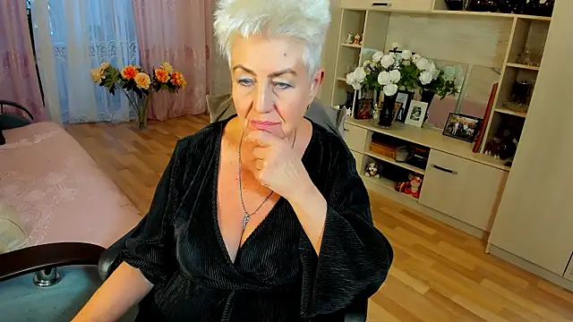 HotandMature online show from February 16, 2026, 2:37 pm