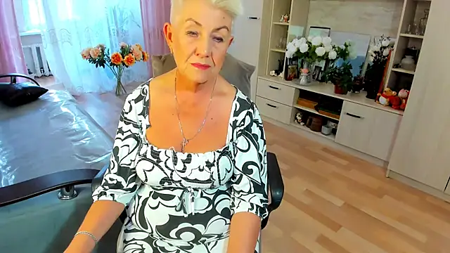 Snapshot of HotandMature chatting on July 9, 2026, 11:20 am HotandMature online show from July 9, 2026, 11:20 am