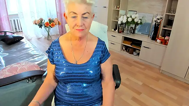 Snapshot of HotandMature chatting on June 10, 2026, 9:54 am HotandMature online show from June 10, 2026, 9:54 am
