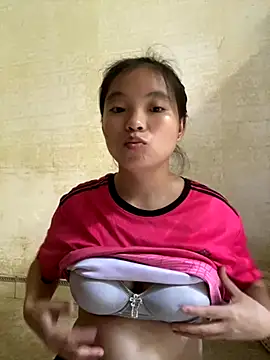 Snapshot of viluna chatting on October 5, 2025, 7:21 am viluna online show from October 5, 2025, 7:21 am